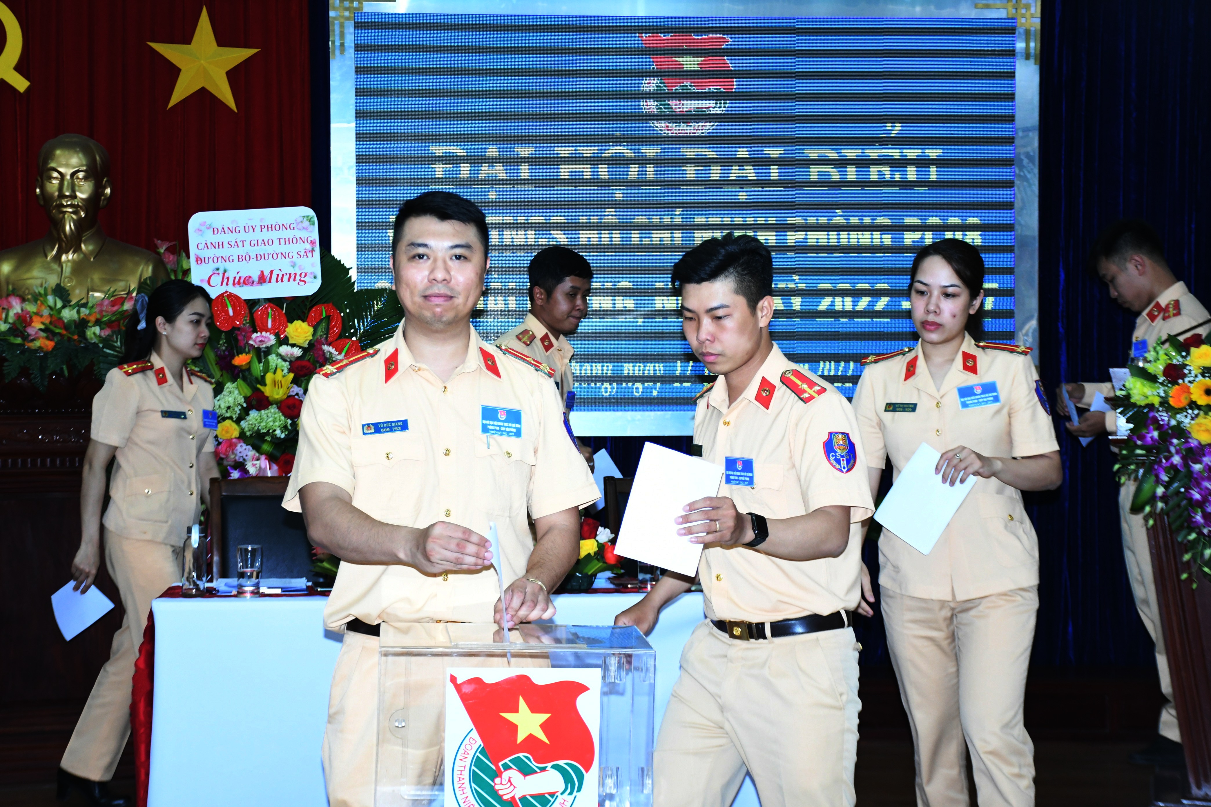 Đoàn cơ sở Phòng Cảnh sát giao thông đường bộ - đường sắt tổ chức thành công đại hội nhiệm kỳ 2022 - 2027